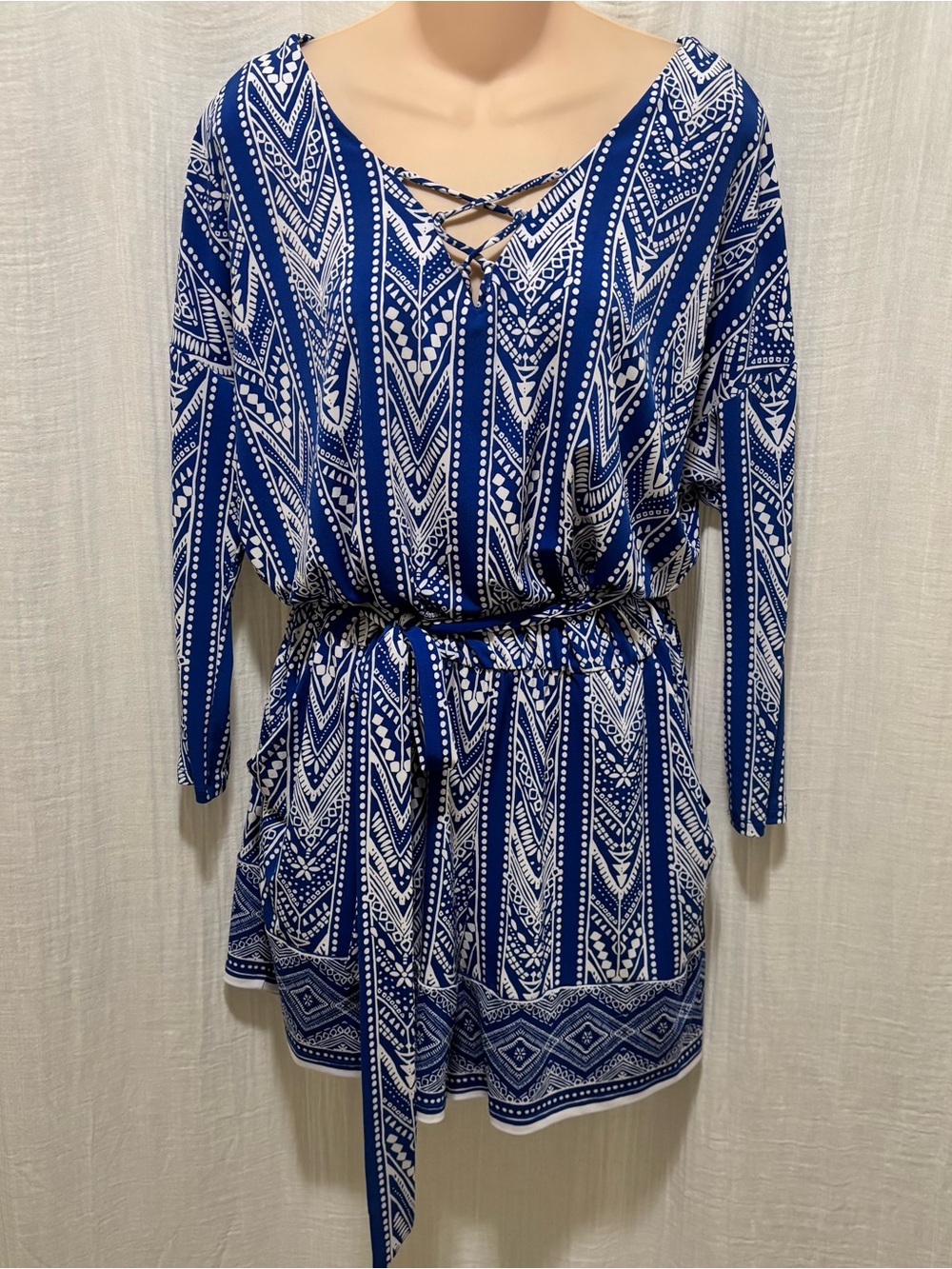 Market & Spruce Blue/White Geometric V-Neck Tie Belted Long Sleeve Romper M